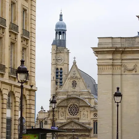 Apartment St Michel